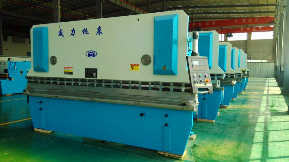 折彎?rùn)C(jī)成品車(chē)間